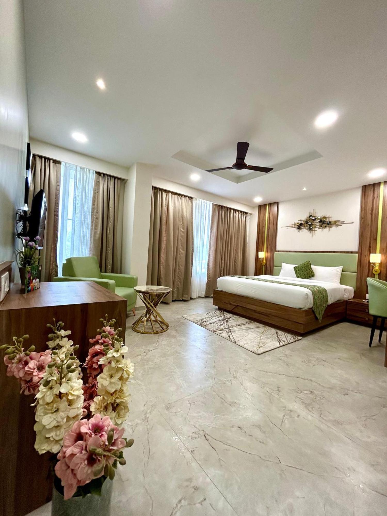 Hotel Grand Visava לונבלה מראה חיצוני תמונה