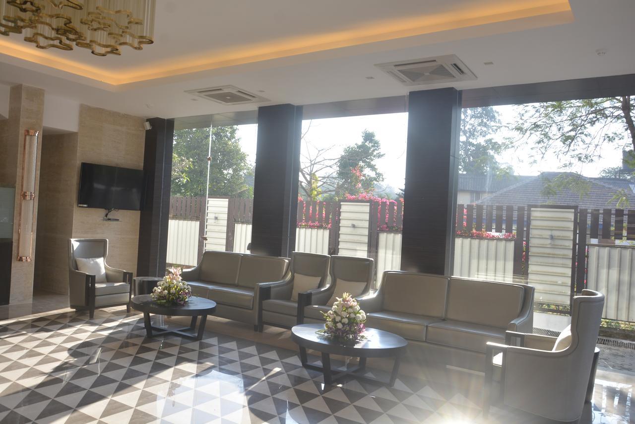 Hotel Grand Visava לונבלה מראה חיצוני תמונה