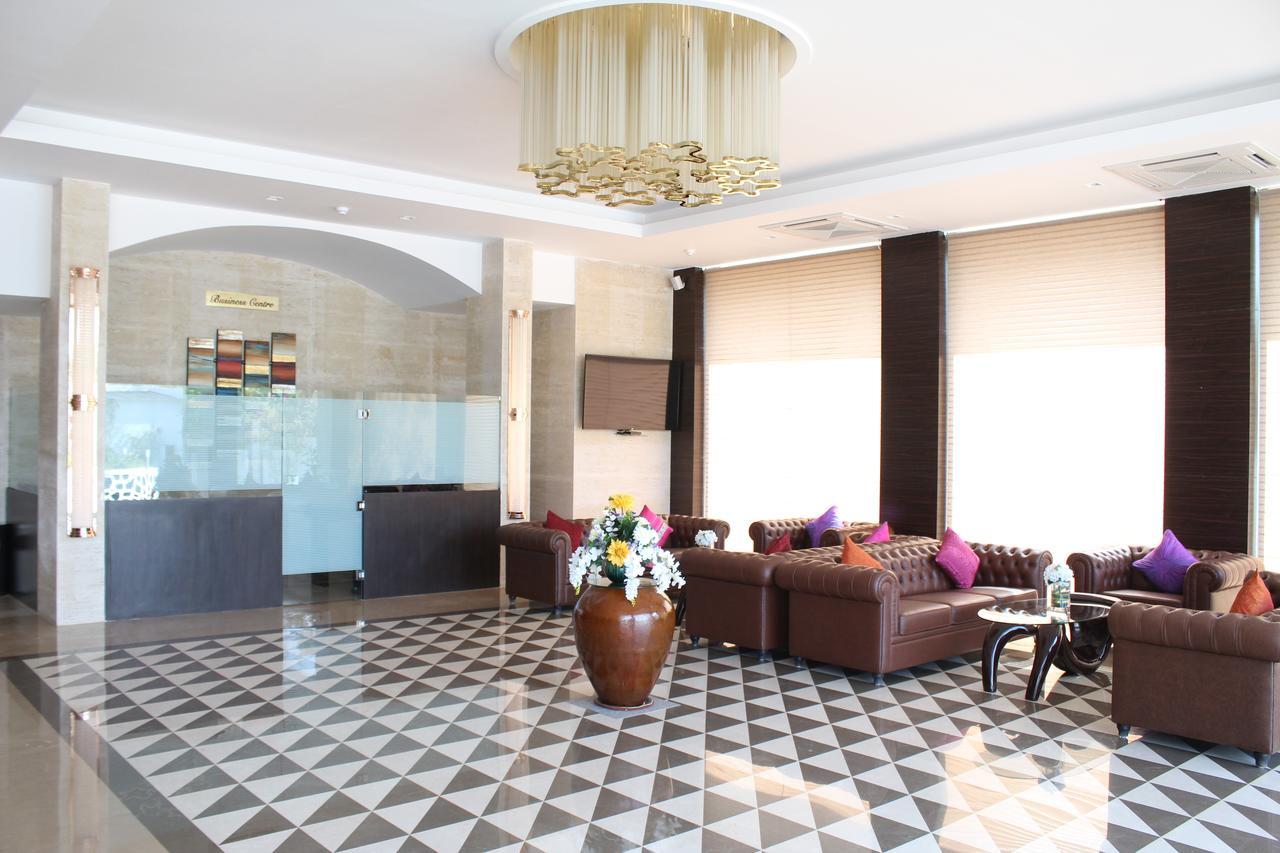 Hotel Grand Visava לונבלה מראה חיצוני תמונה
